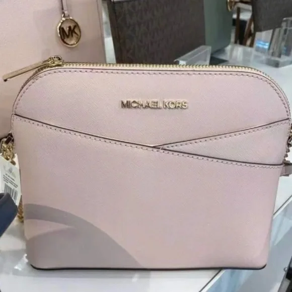 Favorite Purse! Brand New Michael Kors Jet Set Dome in Blush Pink - Picture 6 of 6